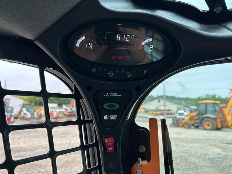 2024-bobcat-s650-image-21