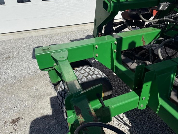 2015-john-deere-1990-image-54