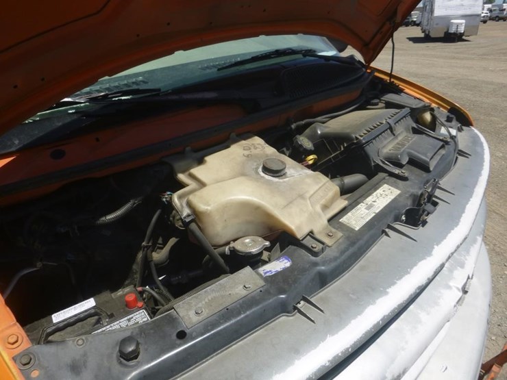 2000-chevrolet-express-3500-image-10