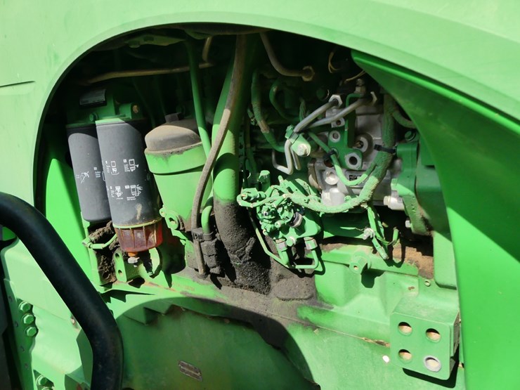2015-john-deere-8295r-image-13