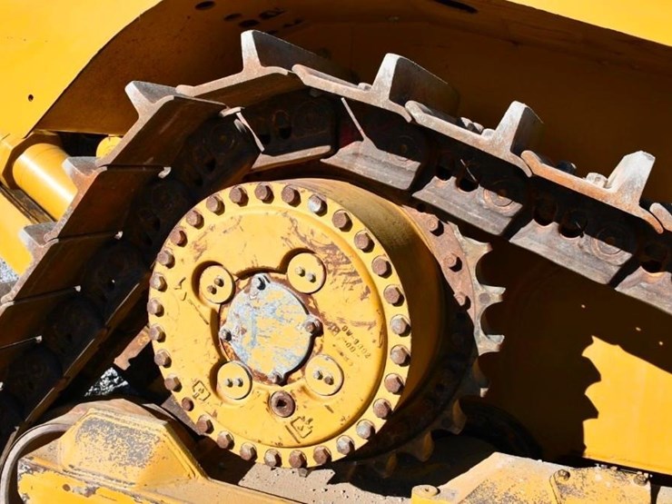 2019-caterpillar-d8t-image-4