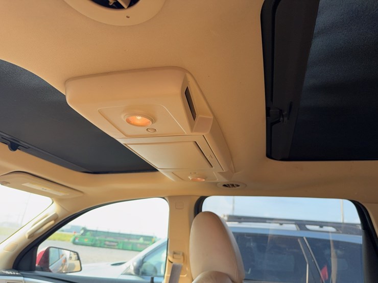 2010-chevrolet-traverse-image-43