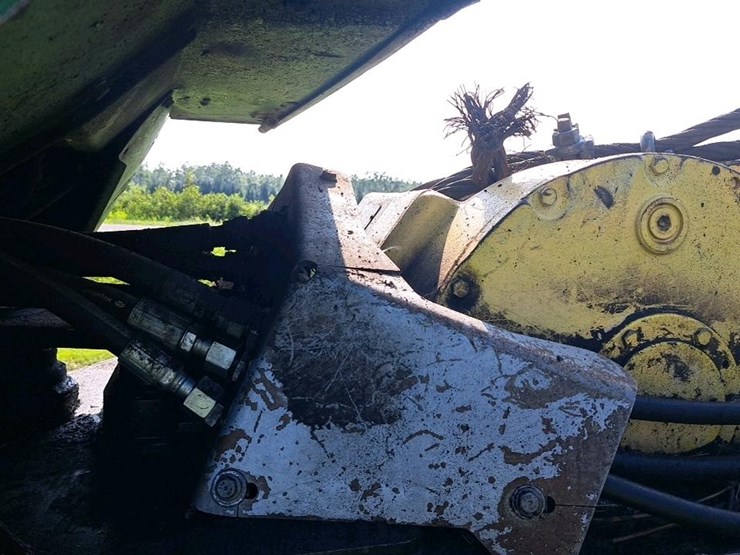 2008-deere-748h-image-23