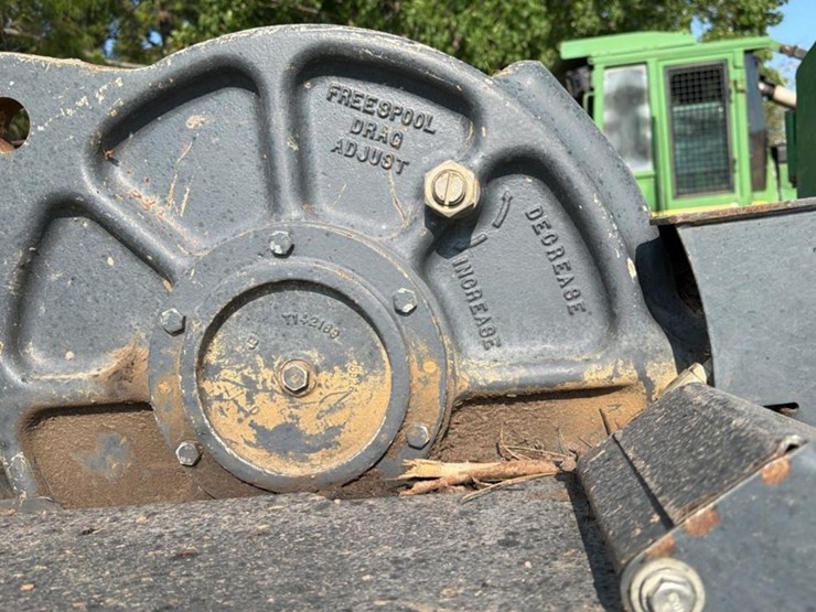 2015-deere-648l-image-55