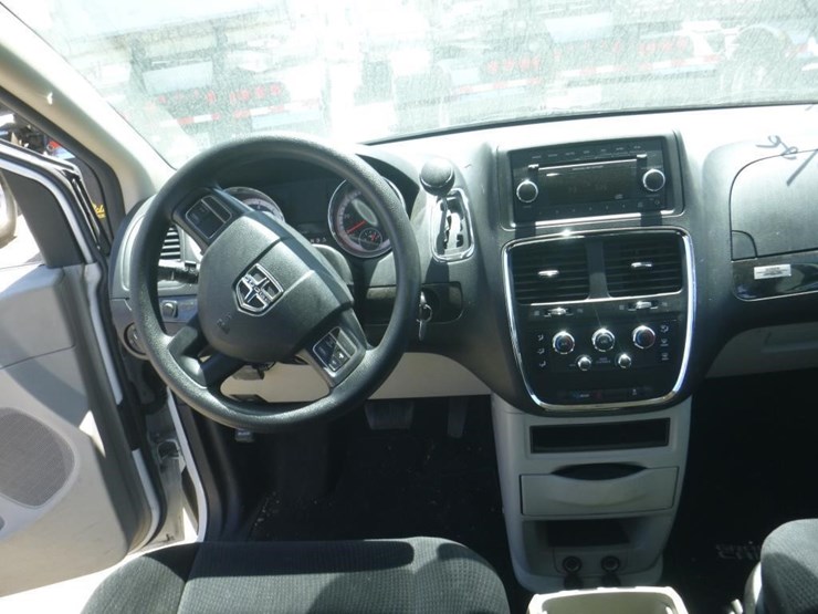 2014-dodge-grand-caravan-image-9