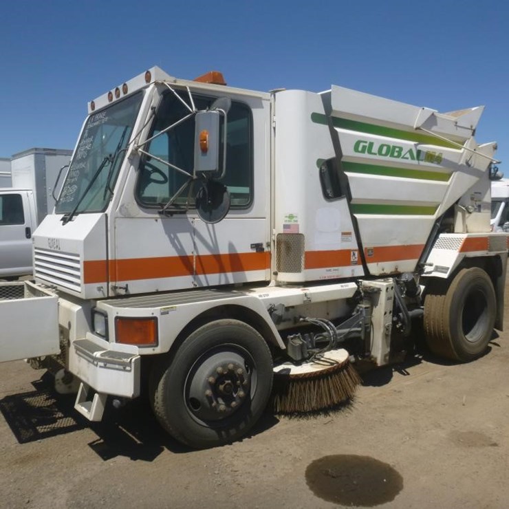2013 GLOBAL M4 SWEEPER