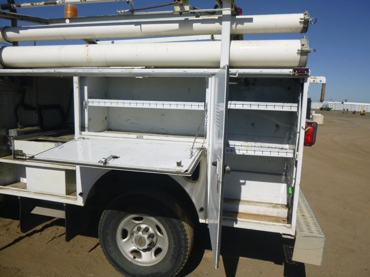 2003-chevrolet-silverado-2500hd-image-14