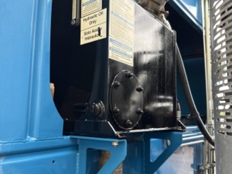 2018-mack-lr-rear-loading-trash-truck-image-25