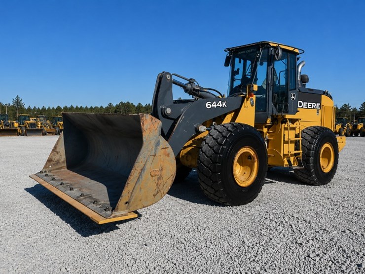 2017-deere-644k-image-1