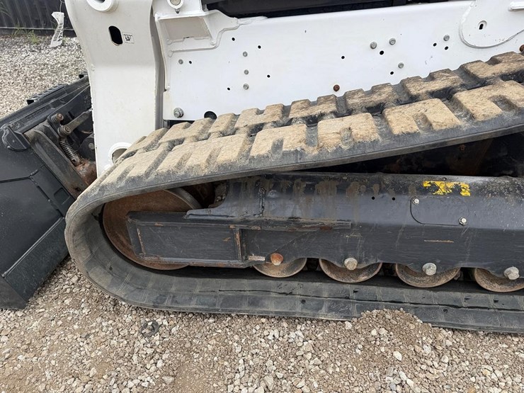 2022-bobcat-t770-image-18