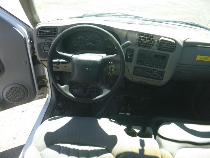 2003-chevrolet-s10-image-7