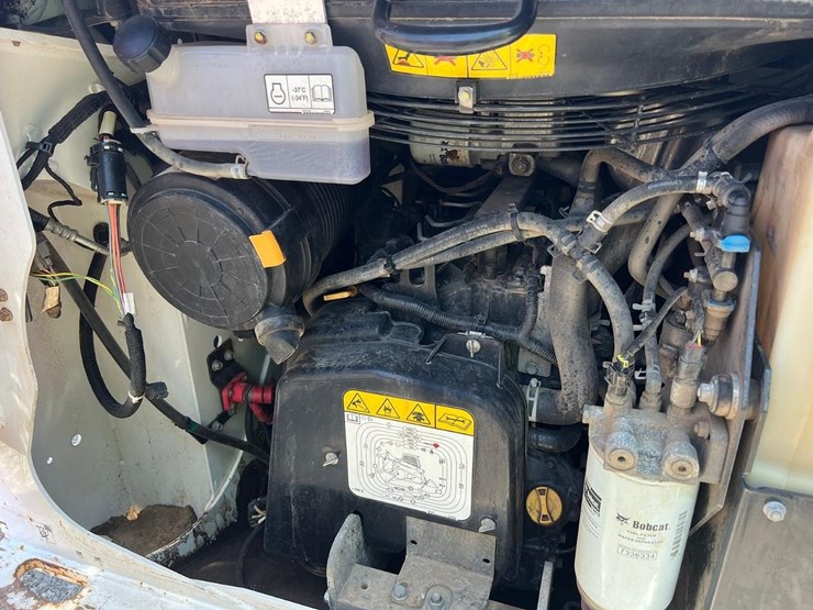 2022-bobcat-t76-image-15