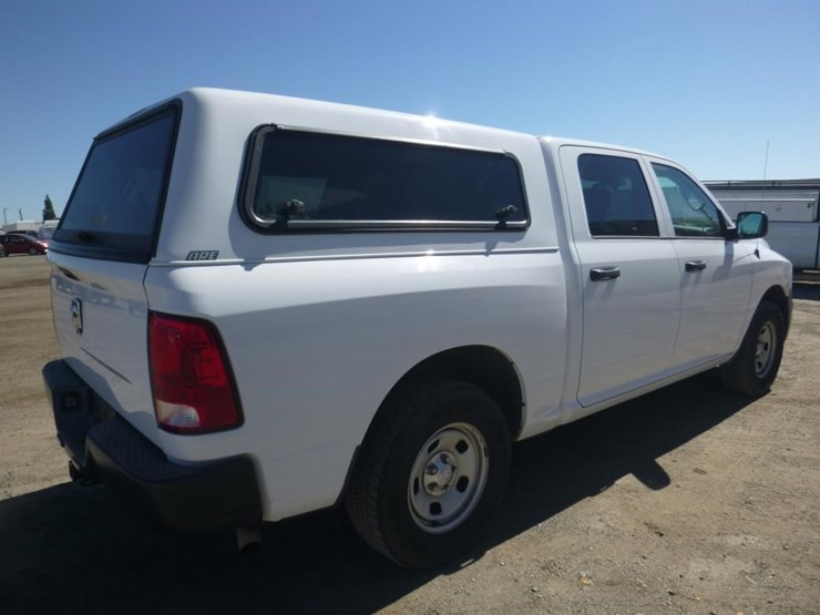 2015-dodge-1500-image-3