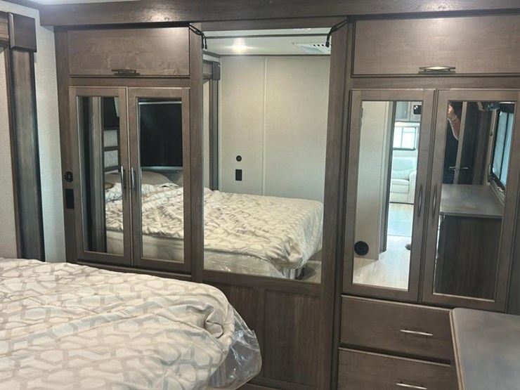 #139-•-2022-grand-design-solitude-310gk-camper-image-82