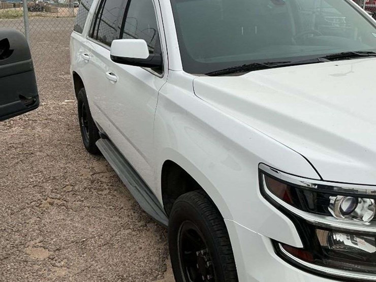 2015-chevrolet-tahoe-image-2