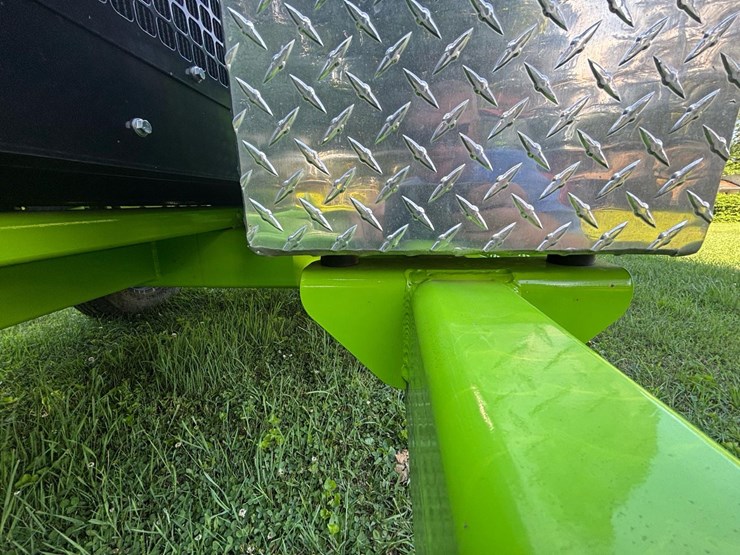 #157-•-2024-vortex-v12-31-towable-brush-chipper-image-13