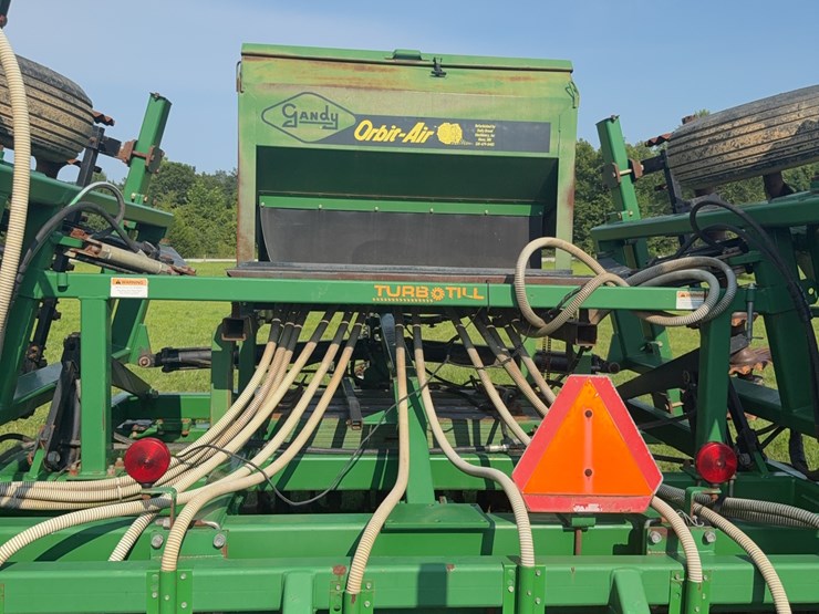 2200-turbo-till-(2200tt)-22'-with-gandy-air-seeder-image-8
