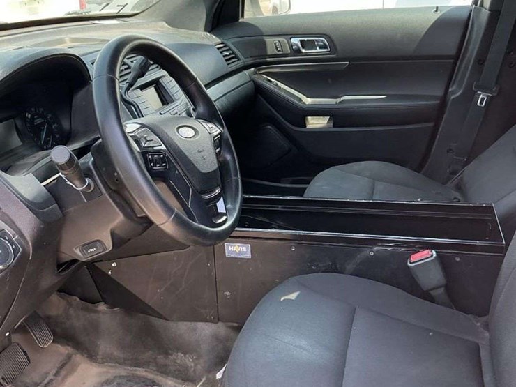 2018-ford-explorer-image-10