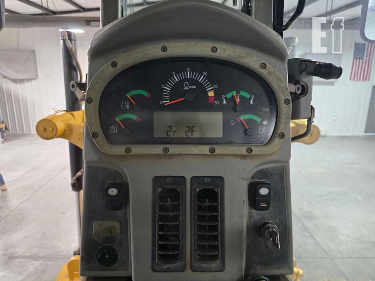 2013-caterpillar-14m-image-12