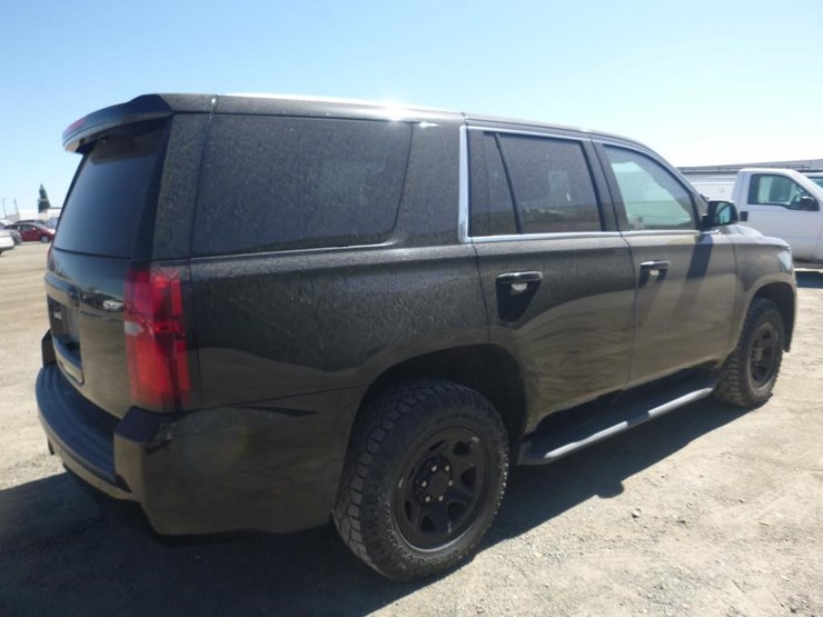 2018-chevrolet-tahoe-image-3