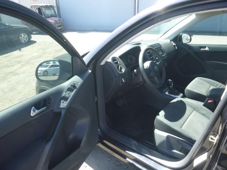 2012-volkswagen-tiguan-image-5