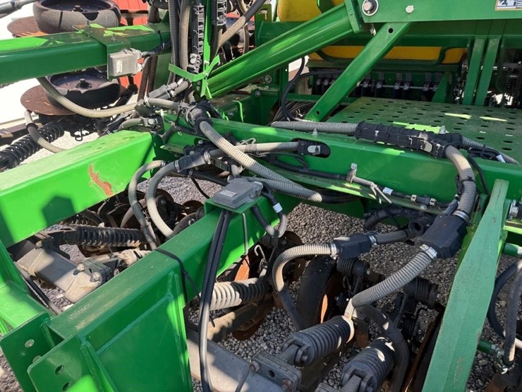 2015-john-deere-1990-image-32