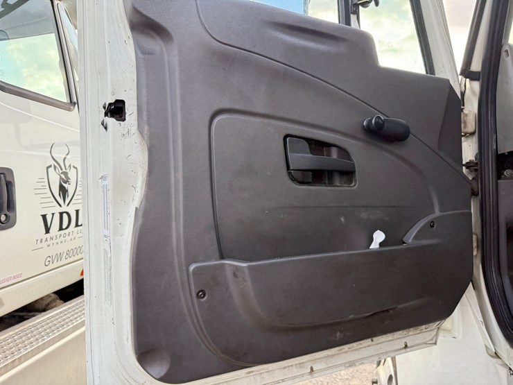 2008-international-durastar-4400-image-40