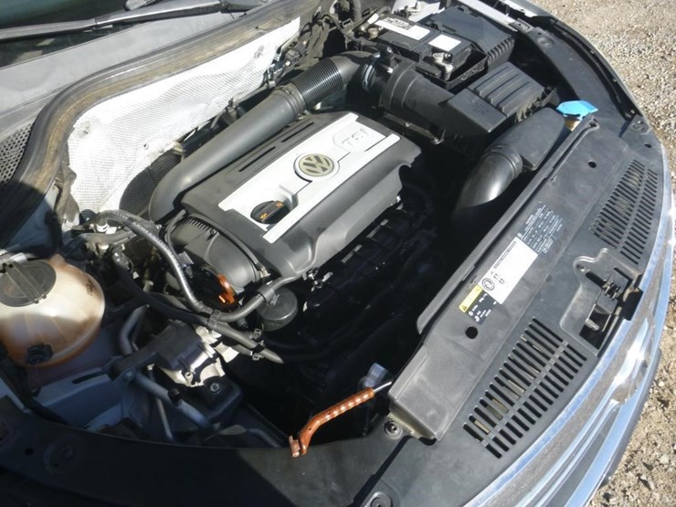 2011-volkswagen-tiguan-image-11
