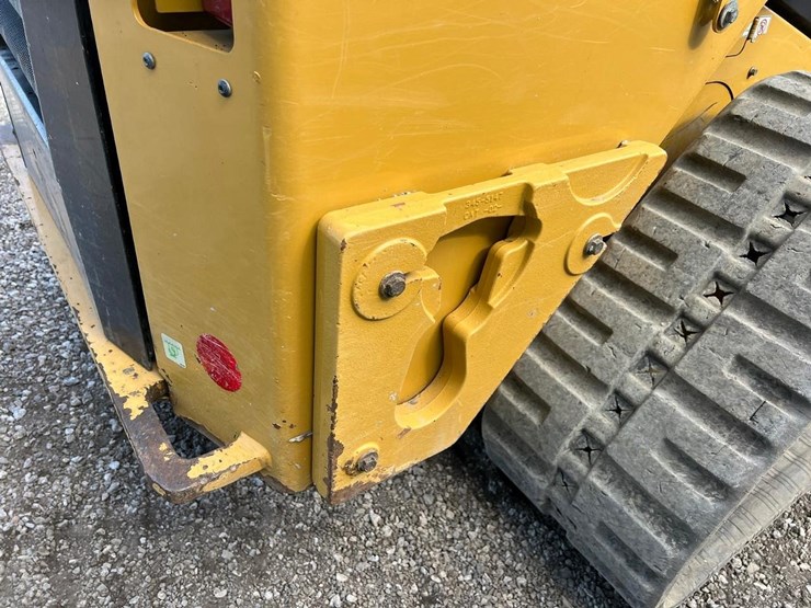 2022-caterpillar-279d3-image-17
