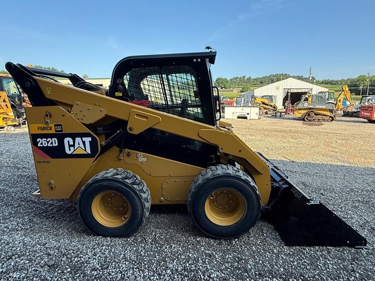 2015-caterpillar-262d-image-5