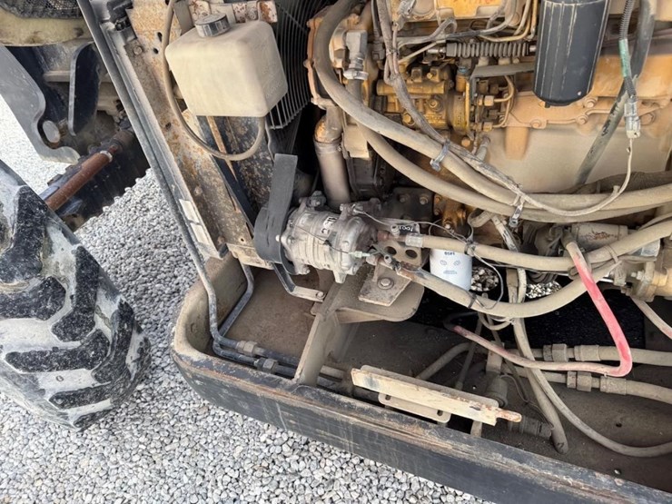 caterpillar-tl642-image-24
