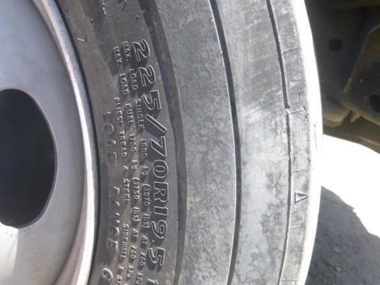 2011-ford-f550-image-24