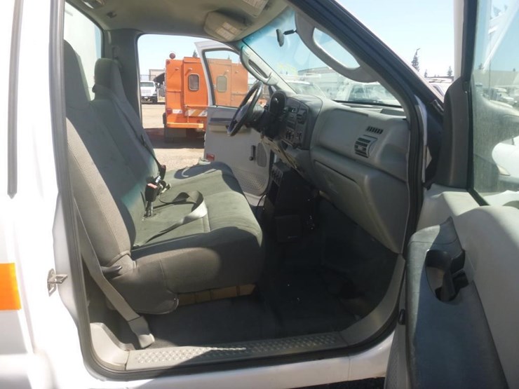 2005-ford-f450-image-11