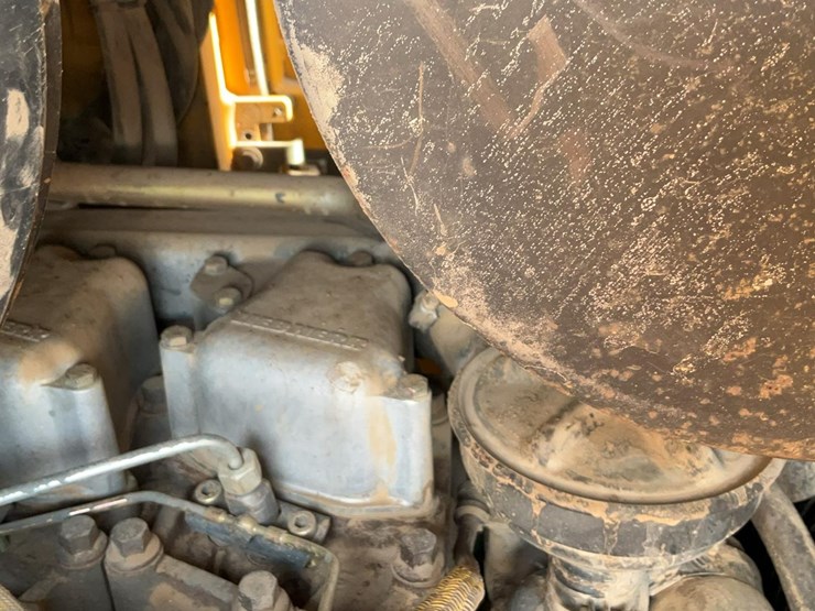 2005-deere-655c-image-31