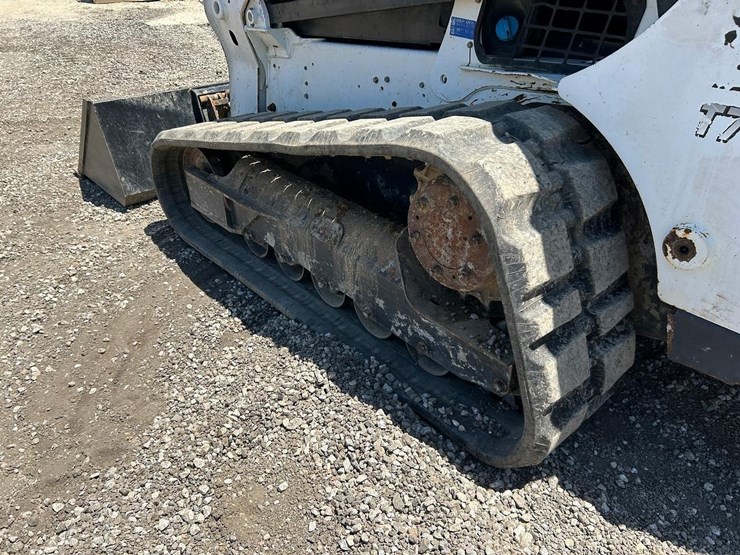 2017-bobcat-t750-image-16