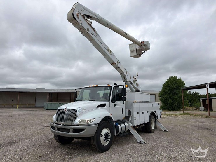 2017-international-durastar-4300-image-2