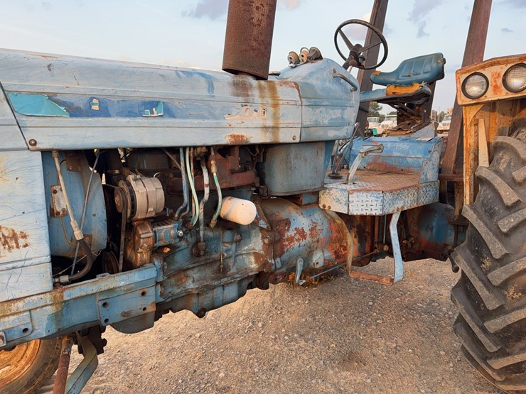 ford-tractor-image-24
