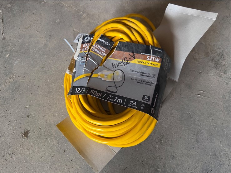 #8-•-(3)-electrial-extension-cords-image-1