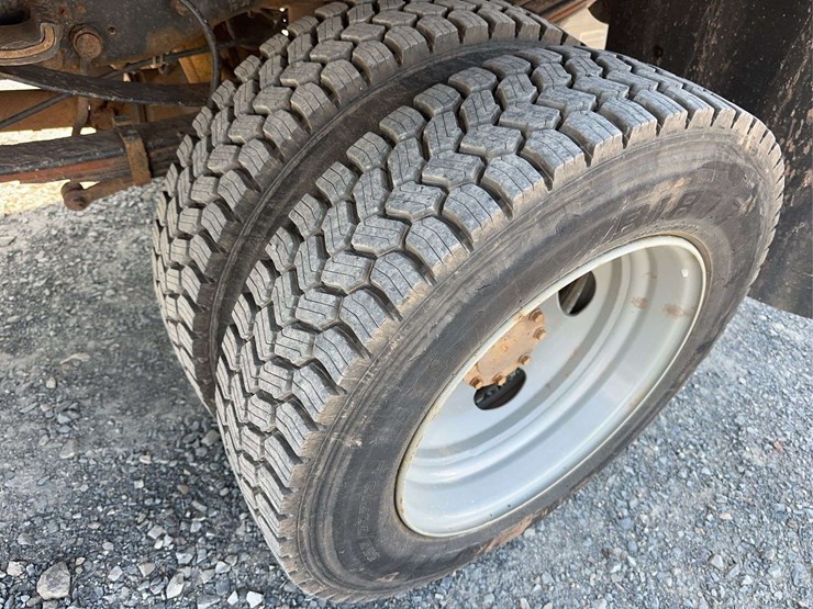2015-ford-f450-xl-image-10