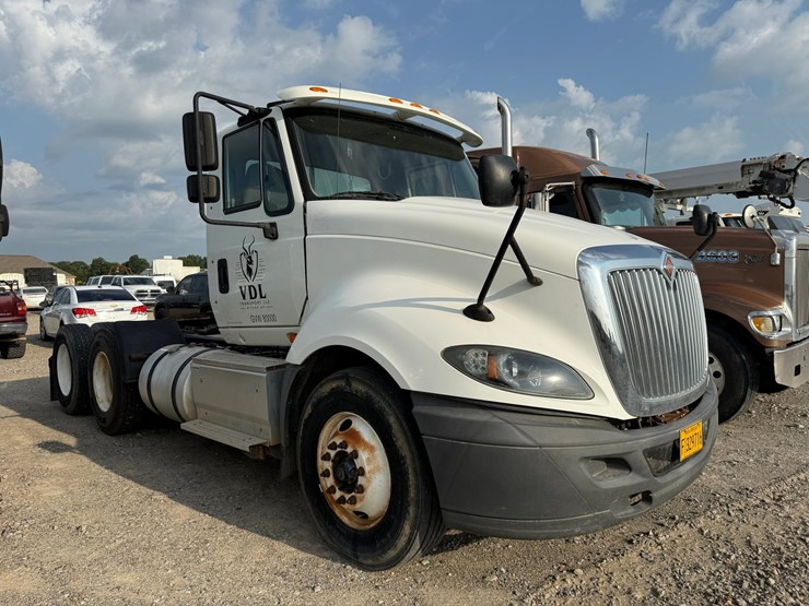 2017-international-prostar-image-3