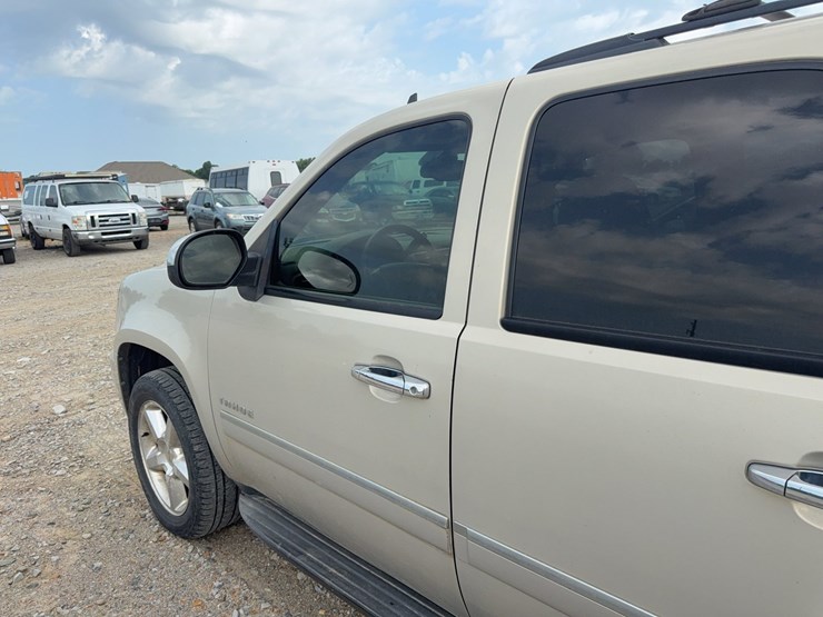 2009-chevrolet-tahoe-image-11
