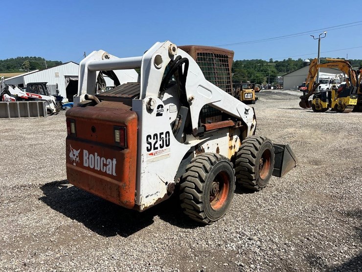 2005-bobcat-s250-image-6