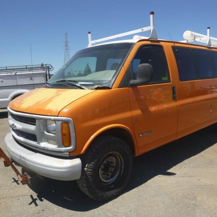 2000 CHEVROLET EXPRESS 3500
