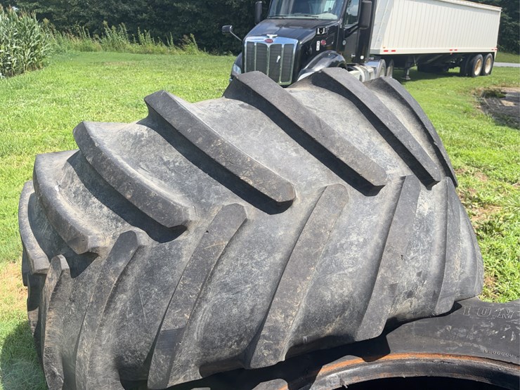 set-of-2-(800/65r32)-tires-image-7