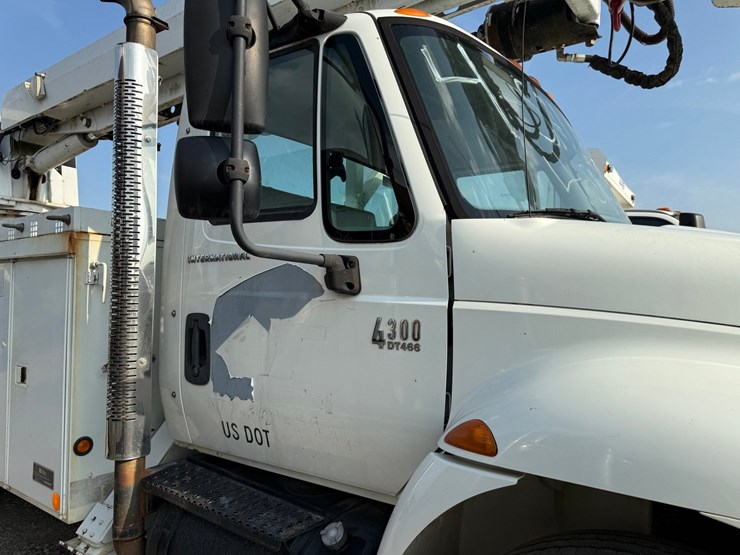 2007-international-durastar-4300-image-104