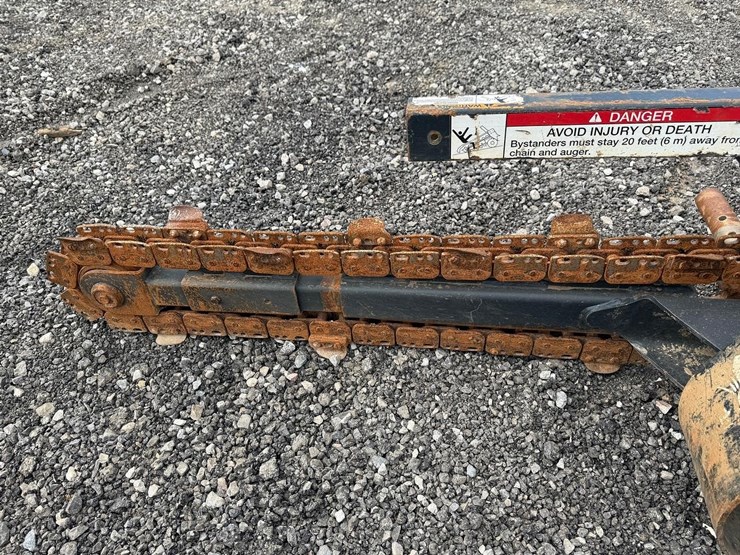 bobcat-lt113-55”-mini-skid-steer--trencher-image-5