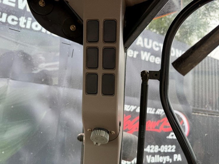 case-ih-mxu110-image-32