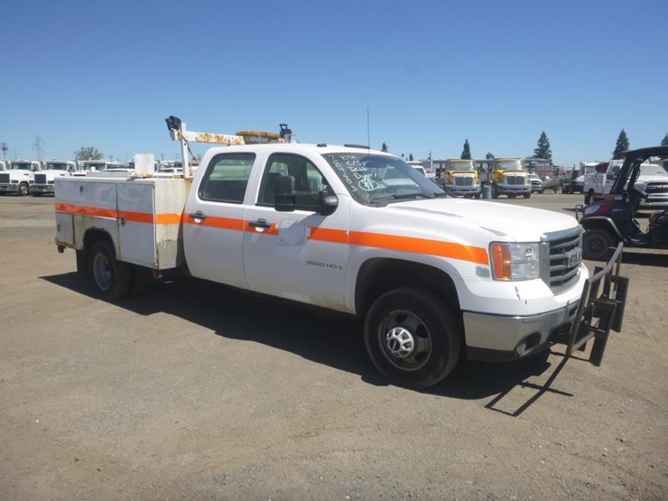 2008-gmc-3500-image-2