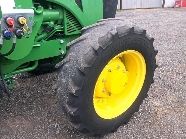 2019-john-deere-5090e-image-37