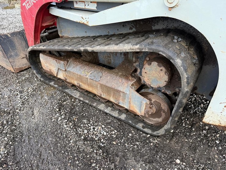 2019-takeuchi-tl8-image-16